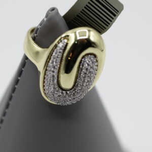 Pavé Crystals Glow Loop Golden Ring